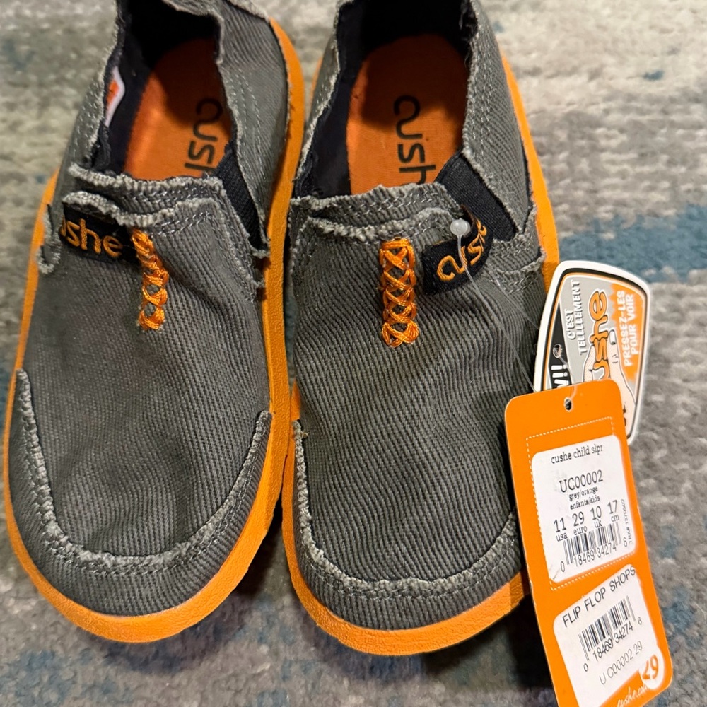 Cushe Kids' Moccasins in Gray and Orange size 12